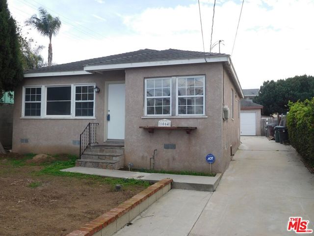 1064 AVENUE C, Redondo Beach, California 90277, 2 Bedrooms Bedrooms, ,1 BathroomBathrooms,Residential,Sold,AVENUE C,21114325