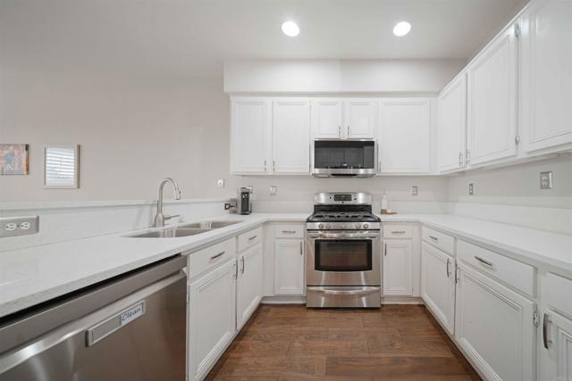 Detail Gallery Image 12 of 30 For 1717 Bramblewood St, Chula Vista,  CA 91913 - 3 Beds | 2/1 Baths
