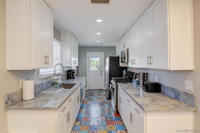Image 12 of 49 For 4134 Narragansett Ave