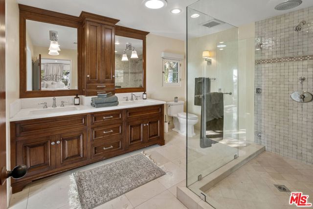3527 Wonder View Drive, Los Angeles CA: https://media.crmls.org/mediaz/0eb97e40-1874-4a0b-a26b-aa5f2baecddc.jpg