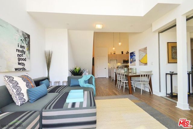 1168 S Barrington Avenue, Los Angeles CA: https://media.crmls.org/mediaz/0eb9da98-2c82-4aa6-99b9-cde9a2a0b04f.jpg
