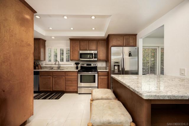 12466 Senda Rd, San Diego CA: https://media.crmls.org/mediaz/0ebb2064-de8c-41b1-b1cc-3783b4090944.jpg