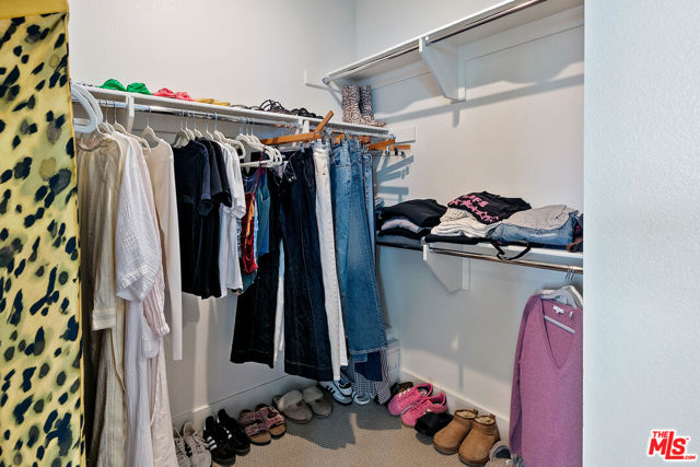 21316 Poema Place, Chatsworth CA: https://media.crmls.org/mediaz/0ebb466d-483c-4562-ab63-b6a672070823.jpg