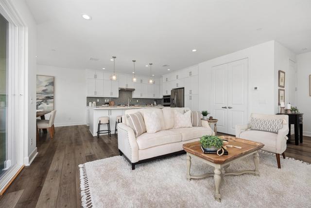 3002 Villeta Ave, Carlsbad CA: https://media.crmls.org/mediaz/0ebb6a5e-1e10-4b66-ad98-ba29c138476c.jpg