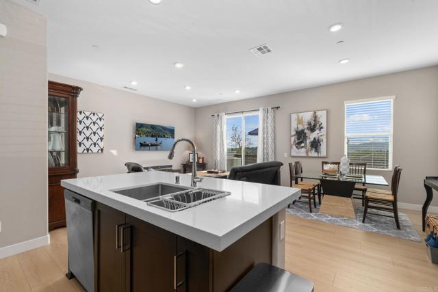 Detail Gallery Image 11 of 42 For 1220 Sunrise View #101,  San Marcos,  CA 92078 - 3 Beds | 2/1 Baths