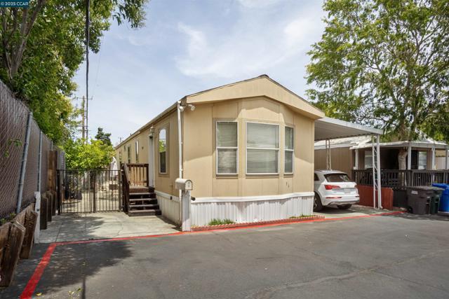 55 PACIFICA AVE, Bay Point CA: https://media.crmls.org/mediaz/0ebc6f09-f466-4bdc-ba06-039a125a7ef7.jpg