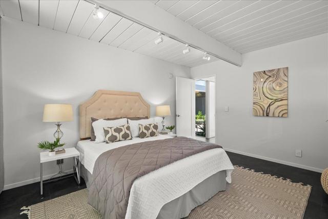 594 W Remington Drive, Sunnyvale CA: https://media.crmls.org/mediaz/0ebd0ef0-2864-4f8e-ad08-526f6d286bd6.jpg