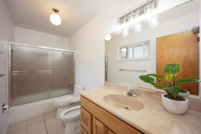 511 Buel Avenue, Pacifica CA: https://media.crmls.org/mediaz/0ebd3e51-03b4-4f25-a722-2b2a95e6b969.jpg
