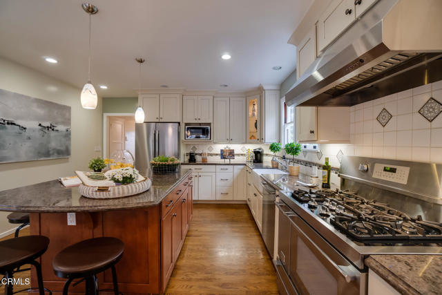 584 Rosemont Avenue, Pasadena CA: https://media.crmls.org/mediaz/0ebd6904-c936-493e-ad40-f71e66cd841b.jpg