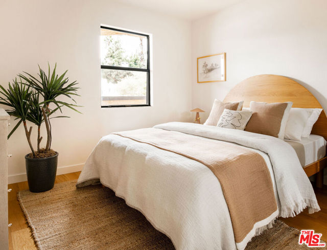 3375 Descanso Drive, Los Angeles CA: https://media.crmls.org/mediaz/0ebe8756-1803-4941-815e-28b117b5fd4b.jpg