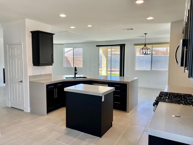 82602 Tivoli, Indio CA: https://media.crmls.org/mediaz/0ebed1bb-2f75-4110-8159-308b125ed39e.jpg