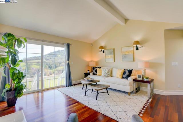 1228 Copper Peak Ln, San Jose CA: https://media.crmls.org/mediaz/0ebf6372-7185-4c68-8511-aa256271c132.jpg