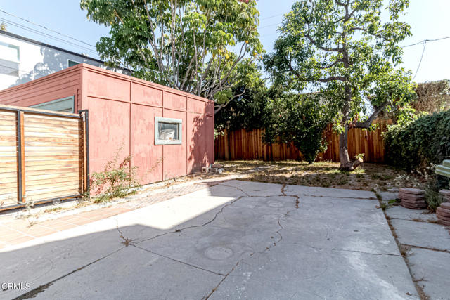 632 Mariposa Avenue, Los Angeles CA: https://media.crmls.org/mediaz/0ebfb6c2-dab9-4f9d-840a-523bb4f50413.jpg