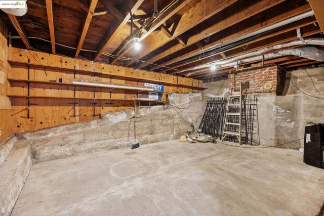 608 Colusa Ave, Berkeley CA: https://media.crmls.org/mediaz/0ec07c1d-4b6b-4134-a5a2-518f0828106d.jpg