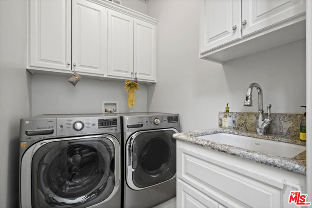 22510 La Quilla Drive, Chatsworth CA: https://media.crmls.org/mediaz/0ec07ce6-fe78-4ce5-964f-ae5461f8e930.jpg