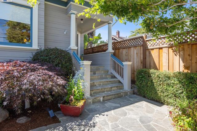 1377 Fountain St, Alameda, California 94501, 2 Bedrooms Bedrooms, ,1 BathroomBathrooms,Single Family Residence,For Sale,Fountain St,41063957