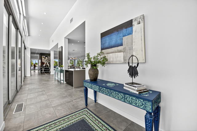 49120 Sunrose Lane, Palm Desert CA: https://media.crmls.org/mediaz/0ec1c034-6816-4764-8077-ec346642ab41.jpg