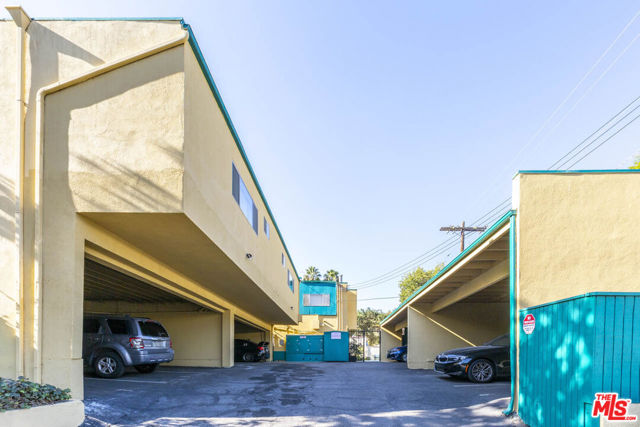 10803 Otsego Street, North Hollywood CA: https://media.crmls.org/mediaz/0ec23098-f81c-4462-9e1d-9ae34ae25d08.jpg