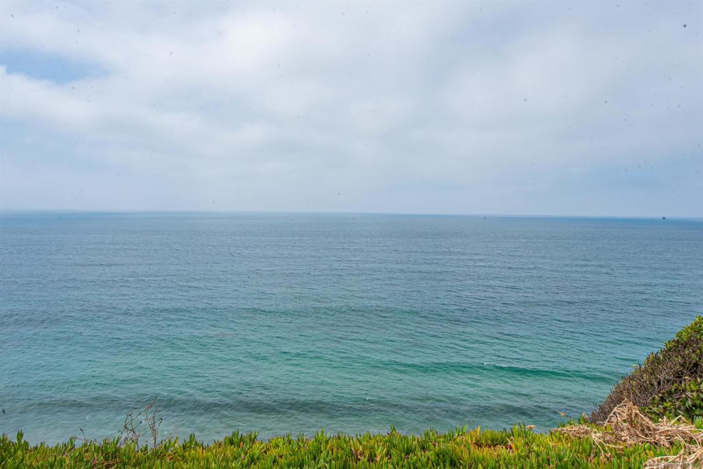 https://media.crmls.org/mediaz/0ec24e36-848b-48c2-aed3-832b24483268.jpg?preset=X-Large