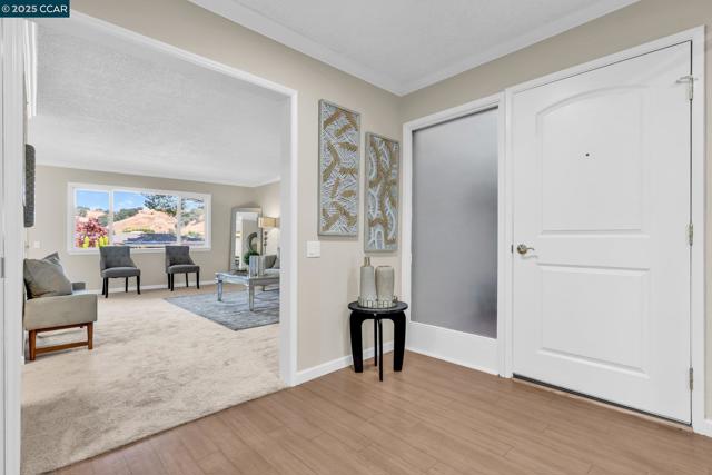 1200 Canyonwood Ct, Walnut Creek CA: https://media.crmls.org/mediaz/0ec297fd-7f0b-4e67-8086-63bcc26960a4.jpg