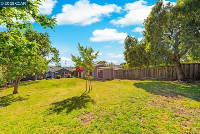 708 Pomona Ave, El Cerrito CA: https://media.crmls.org/mediaz/0ec2ddf7-cdb6-4956-869e-357540dc478d.jpg