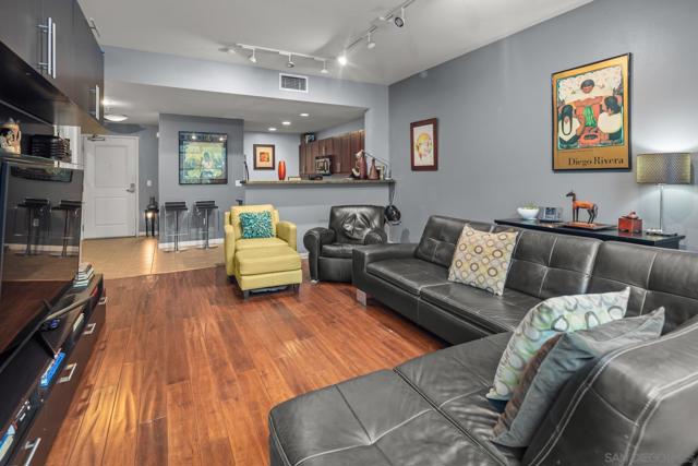 206 Park Blvd, San Diego CA: https://media.crmls.org/mediaz/0ec3402f-270c-428c-85d6-e3df8ff65a03.jpg