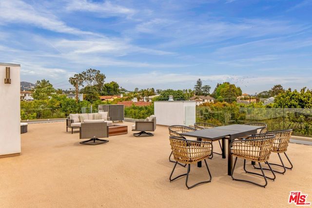 12443 W Sunset Boulevard, Los Angeles CA: https://media.crmls.org/mediaz/0ec35bbc-418f-470f-b9b7-0ba4e3390ff7.jpg
