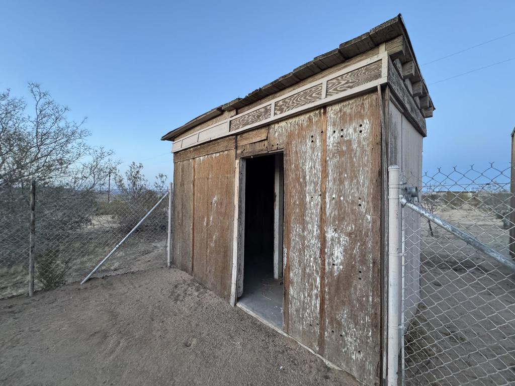https://media.crmls.org/mediaz/0ec37914-c488-462e-ba42-eb3cd5de74c9.jpg?preset=X-Large