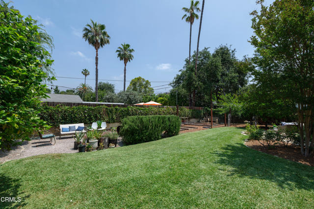 1036 N Chester Avenue, Pasadena CA: https://media.crmls.org/mediaz/0ec3d6e5-06ad-409e-a9b3-5b95cc730af2.jpg