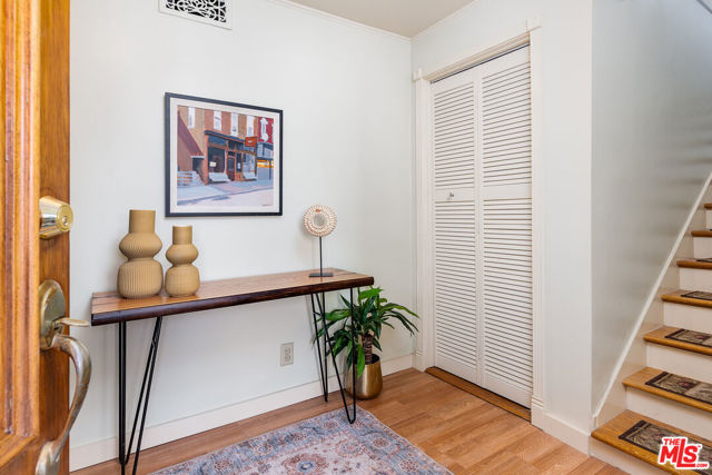 1355 Columbia Drive, Glendale CA: https://media.crmls.org/mediaz/0ec3f78f-0524-4666-a8d8-b3767c741770.jpg