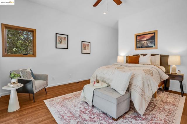 580 Chetwood St., Oakland CA: https://media.crmls.org/mediaz/0ec4cde3-f15d-4fa7-bcbb-12d2b7440302.jpg
