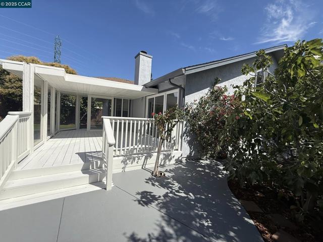 797 Orinda Ct, Fairfield CA: https://media.crmls.org/mediaz/0ec5c374-3f2c-42ca-8200-d2ff235def1c.jpg