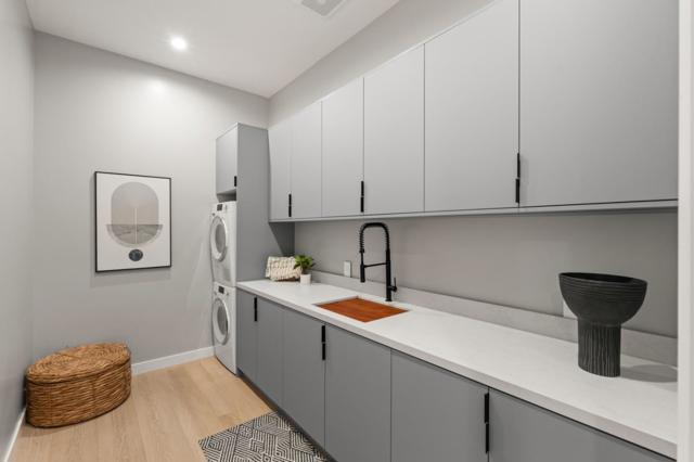 90 Crescent Drive, Palo Alto CA: https://media.crmls.org/mediaz/0ec6a012-133c-4a08-b7d6-bd1441fe4581.jpg