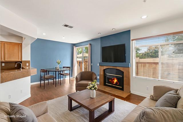 11358 Via Rancho San Diego Unit G, El Cajon CA: https://media.crmls.org/mediaz/0ec6f4bc-9280-46da-b6b5-92d5d73aad6c.jpg