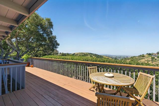 3225 Upper Lock Avenue, Belmont CA: https://media.crmls.org/mediaz/0ec6fe74-87a6-4664-a980-5917f4cee34a.jpg