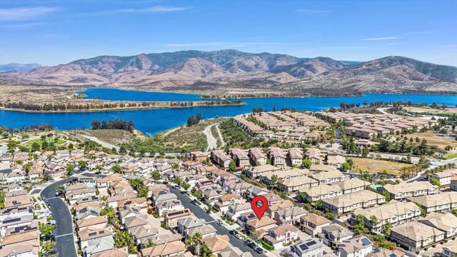 2816 Weeping Willow Rd, Chula Vista CA: https://media.crmls.org/mediaz/0ec74003-77a5-4507-9f77-889fcae467e5.jpg