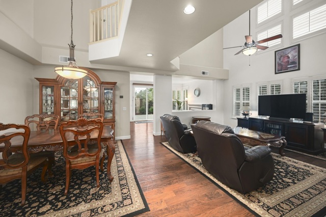 Image 3 of 34 For 415 Orchard View Ave