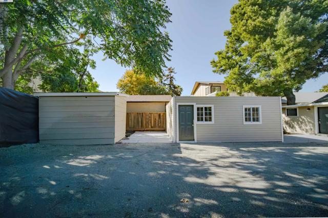 789 S 12Th St, San Jose CA: https://media.crmls.org/mediaz/0ec82c9a-e475-4ac3-984e-c3545db9e7ad.jpg
