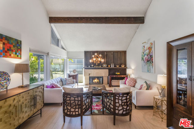 2870 Angelo Drive, Los Angeles CA: https://media.crmls.org/mediaz/0ec89f69-3f2d-456b-9889-45129c6a78e0.jpg