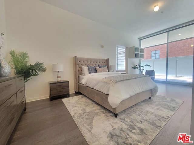 Image 5 of 31 For 4080 Glencoe Avenue 124