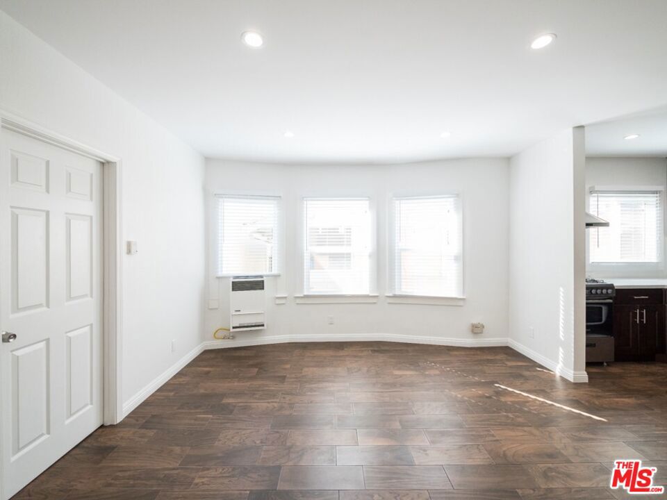40 Rose Avenue #6