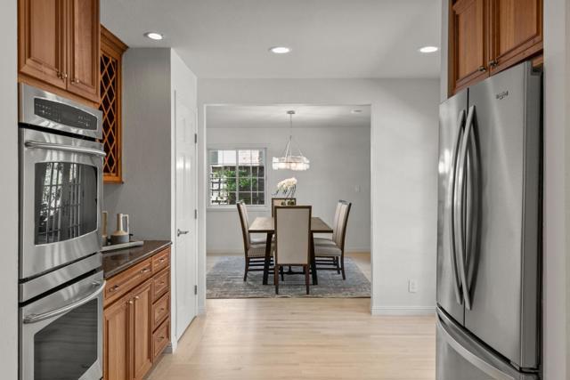 2982 Arguello Drive, Burlingame CA: https://media.crmls.org/mediaz/0ec979e0-cbb4-4b9a-ae6d-7a3572c045bb.jpg