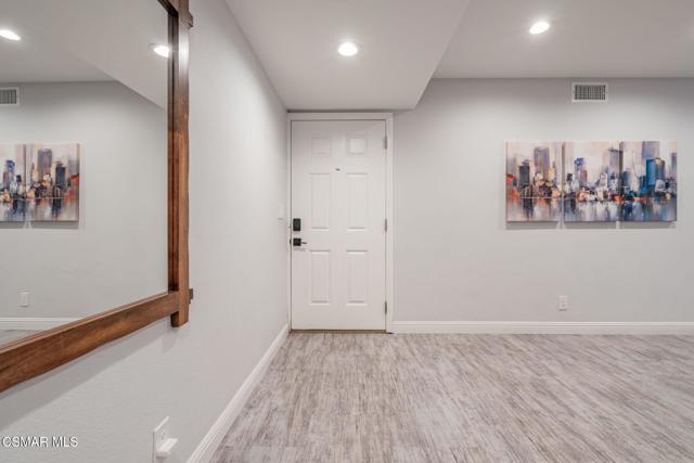2760 Royal Avenue, Simi Valley CA: https://media.crmls.org/mediaz/0ecaad51-005b-4553-bfc6-3bc1a861323a.jpg