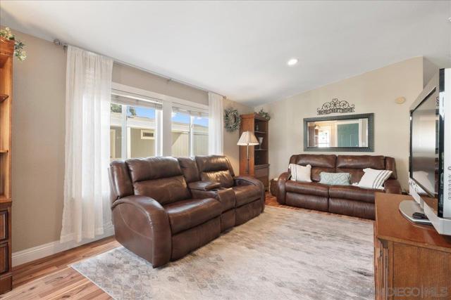 13327 Casa Vista St, Poway CA: https://media.crmls.org/mediaz/0ecbc3a3-c74a-422e-8702-32f8b95174ce.jpg