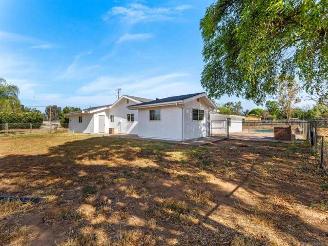 1621 Lilac, Ramona CA: https://media.crmls.org/mediaz/0ecc0e3c-d175-41c7-bba5-4d77f0a743a0.jpg