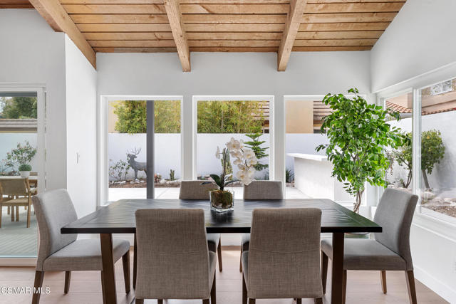 1161 Triunfo Canyon Road, Westlake Village CA: https://media.crmls.org/mediaz/0ecc2260-b520-4e2c-8b18-d9a24e394253.jpg