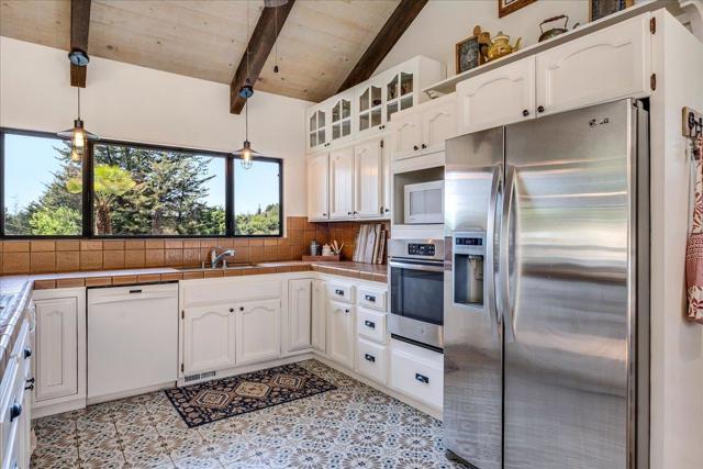 284 Brooktree Ranch Road, Aptos CA: https://media.crmls.org/mediaz/0ecc8fc2-b66f-4d32-a3ca-e6eb4aabae93.jpg