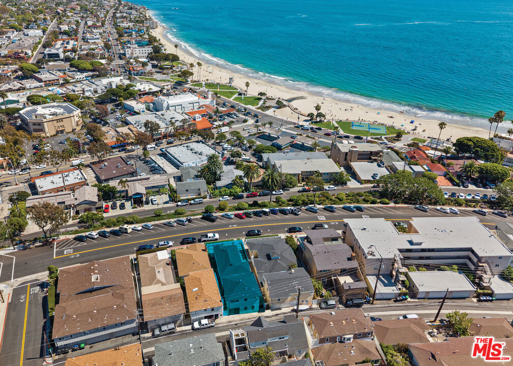 Multifamily at 216 Cliff Drive