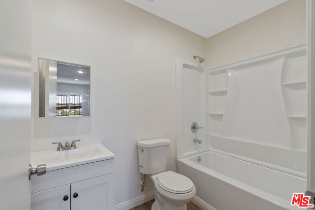 945 N Ditman Avenue, Los Angeles CA: https://media.crmls.org/mediaz/0ece0eb1-d250-4145-ab4e-4a529f399587.jpg