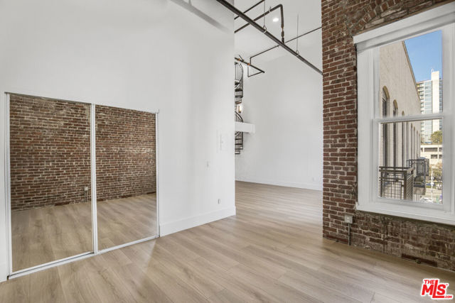 253 S Broadway, Los Angeles CA: https://media.crmls.org/mediaz/0ece8655-9058-4292-9363-ae18ecaffe3b.jpg